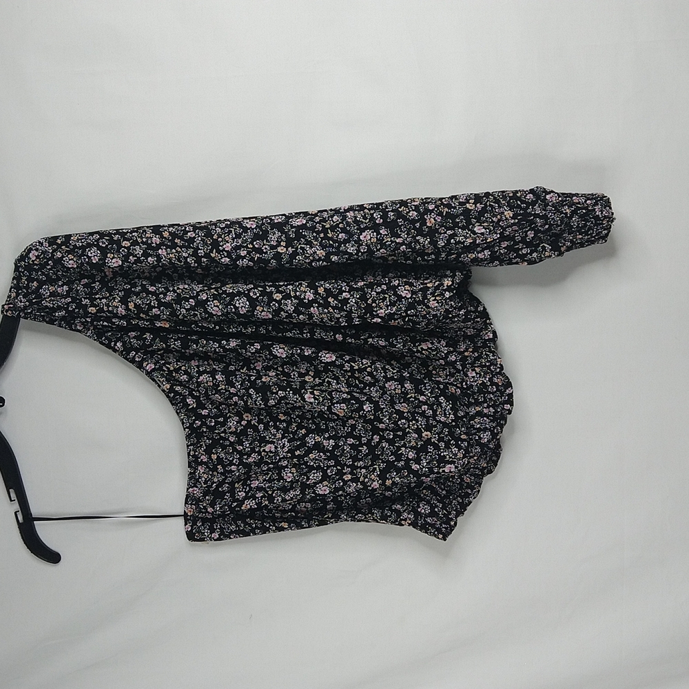 Hippie Rose Black Off Shoulder Top Size: L